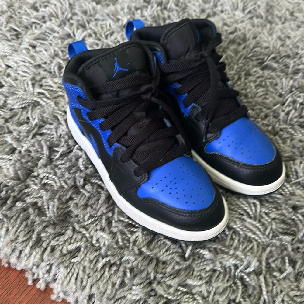 EUC Nike size 13C